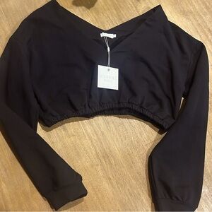 NWT MESHKI Basics “Brianna” Wide V-Neck Cropped Top